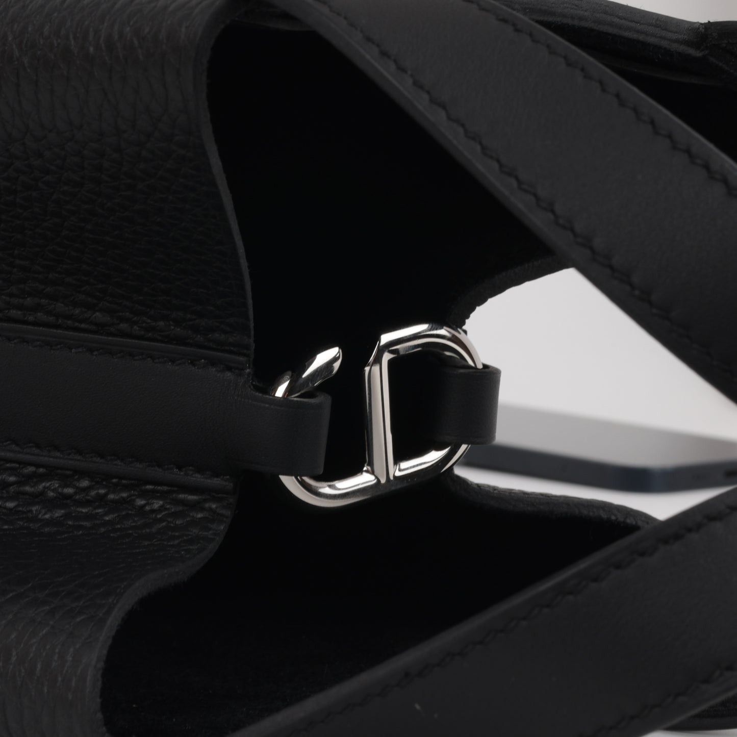 Hermès Hermès In-The-Loop Bag - Noir Clemence | Palladium Hardware