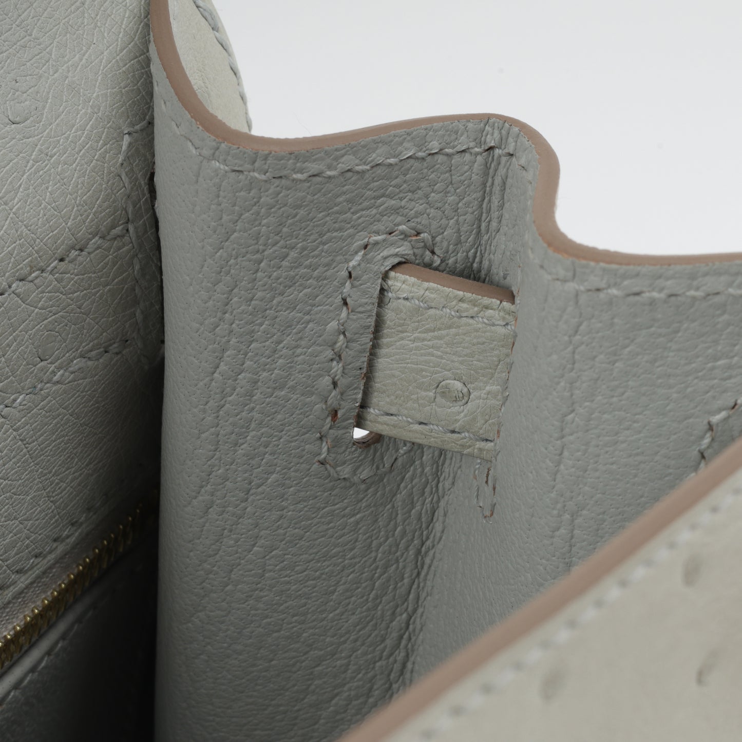 Hermès Kelly 28 - Gris Perle Ostrich | Gold Hardware