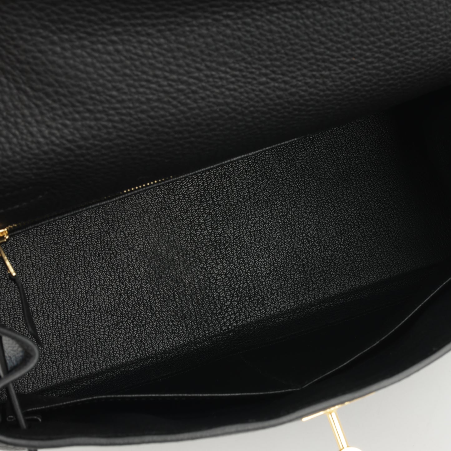 Hermès Kelly 28 - Noir Togo | Gold Hardware