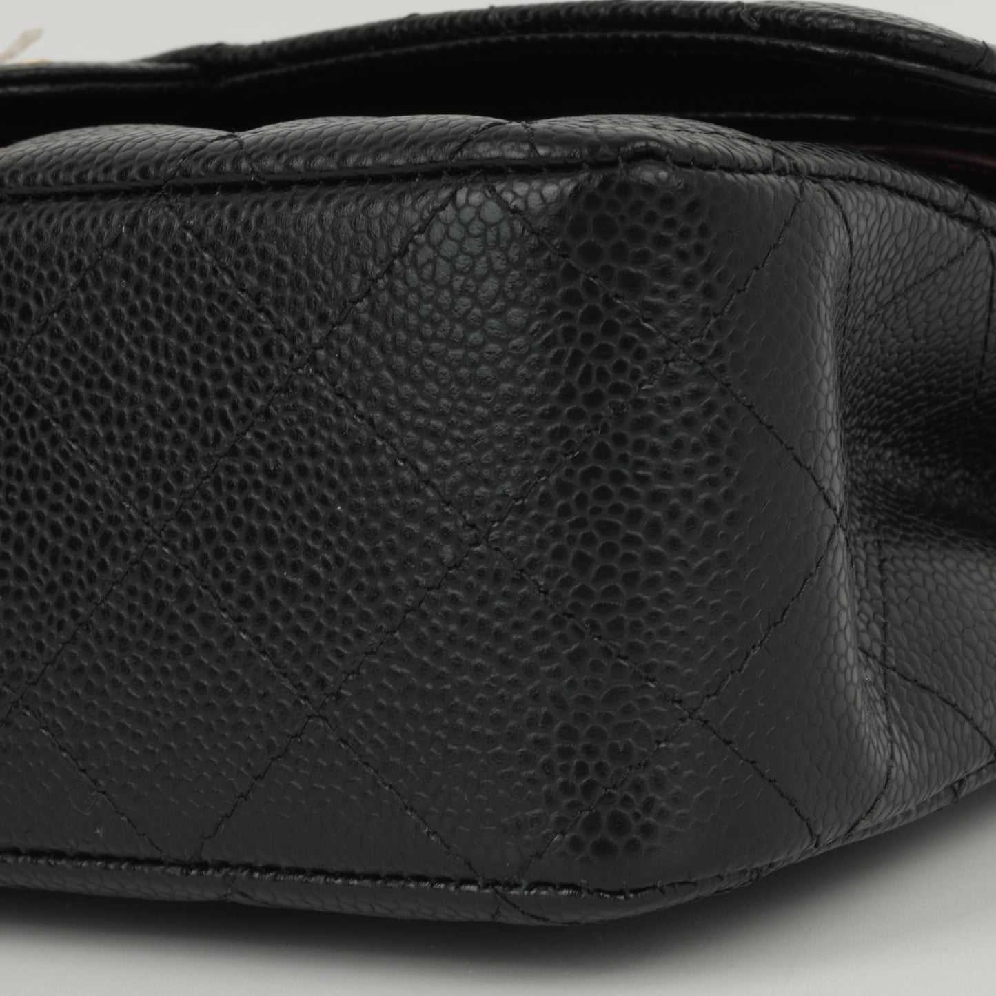 Chanel Medium Classic Flap Black Caviar | Gold Hardware