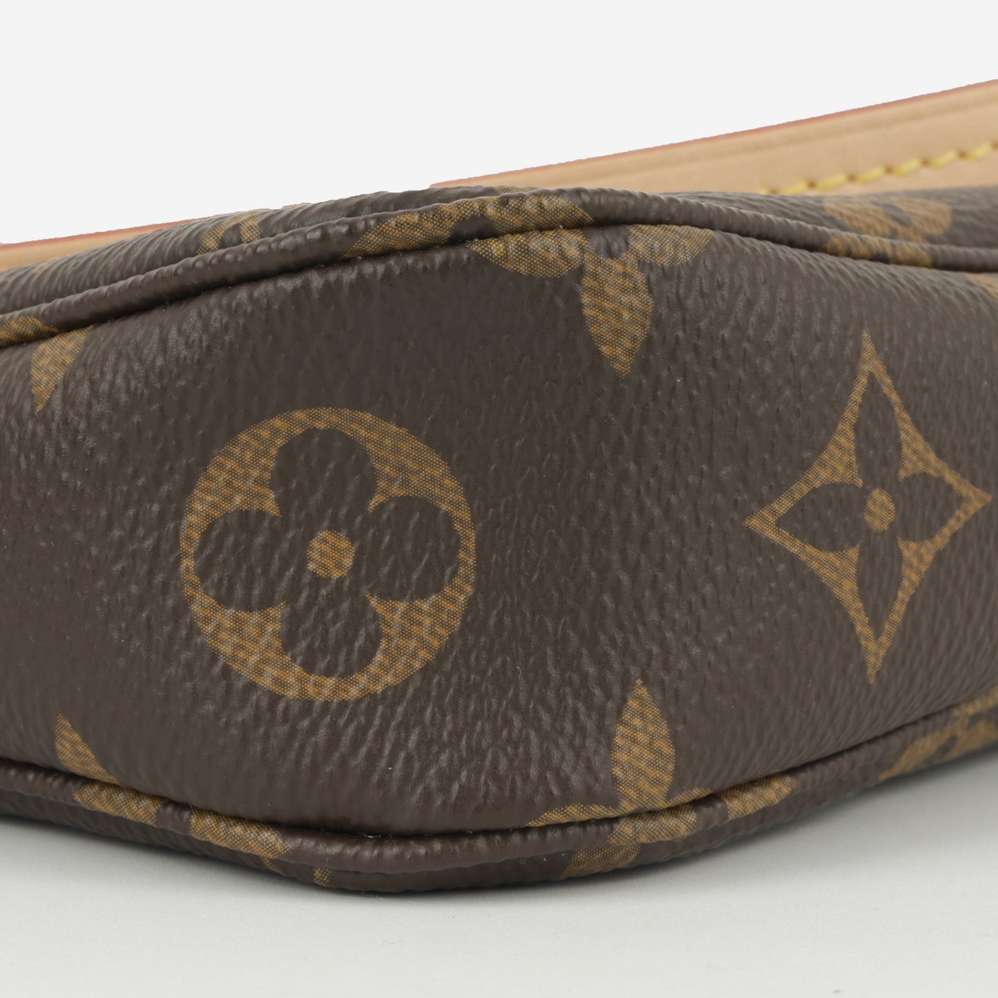 Louis Vuitton Pochette Accessoires - Monogram | Gold Hardware