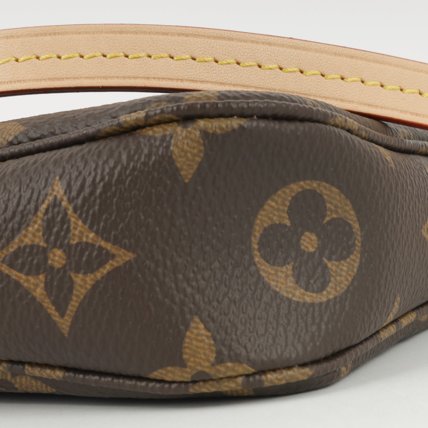 Louis Vuitton Pochette Accessoires - Monogram | Gold Hardware
