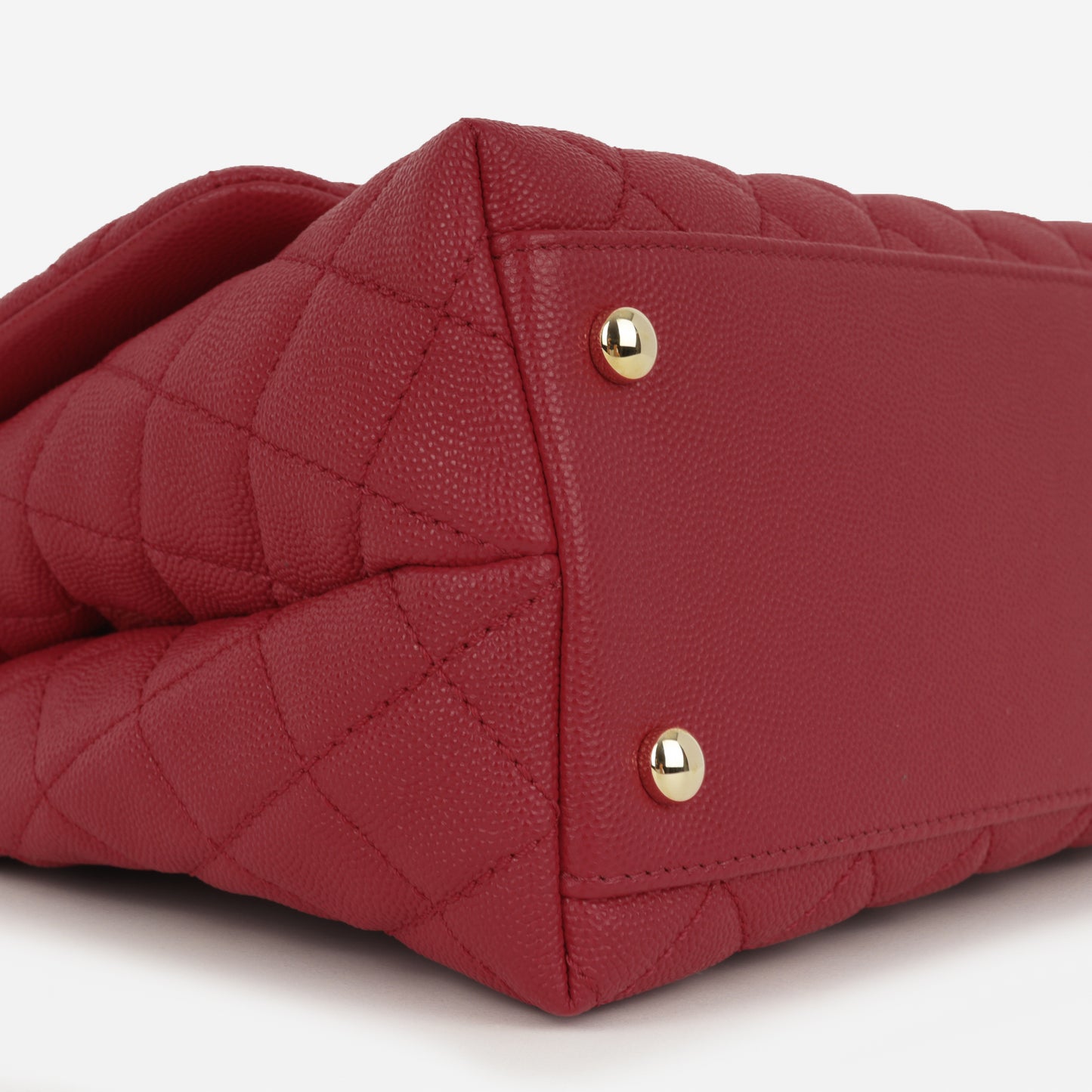 Chanel Medium Coco Handle - Raspberry Caviar | Champagne Gold Hardware