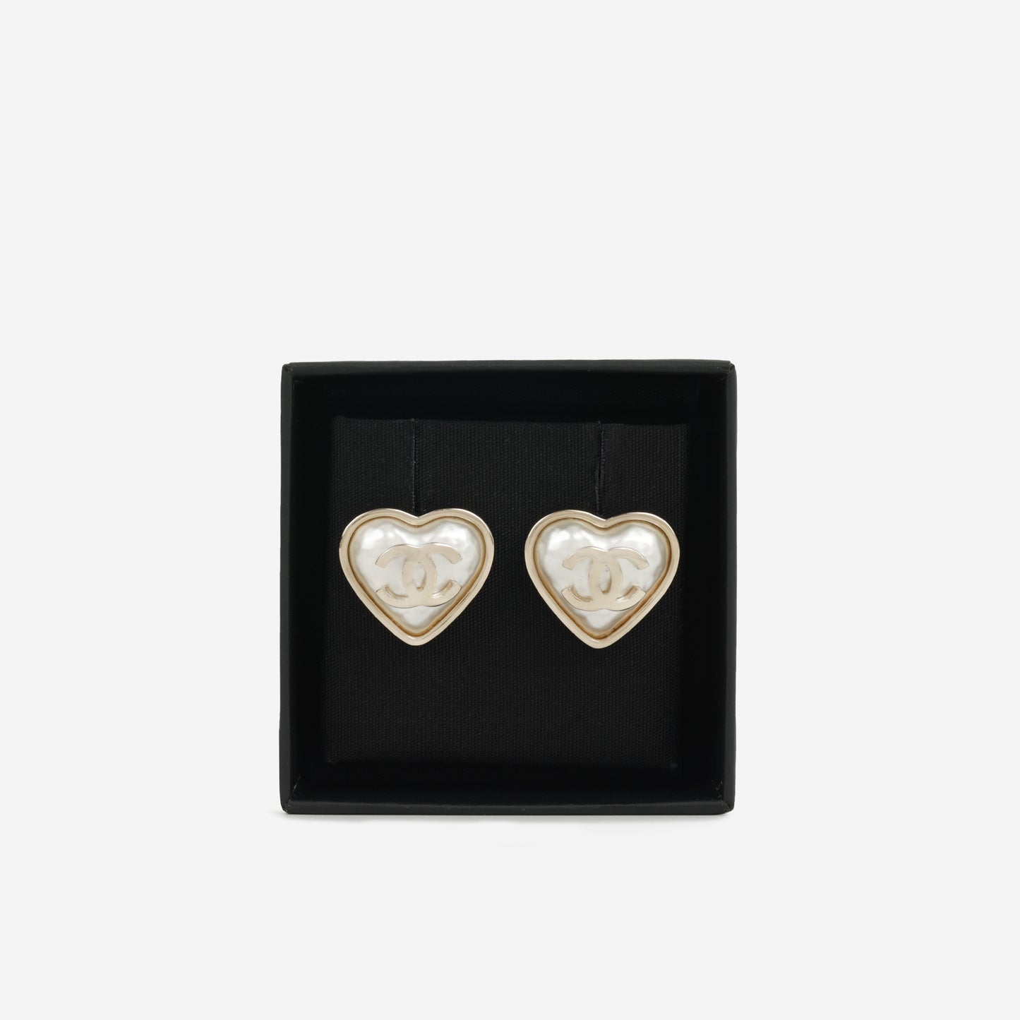 Chanel CC Heart Shape Earrings- Pearl / Champagne Gold