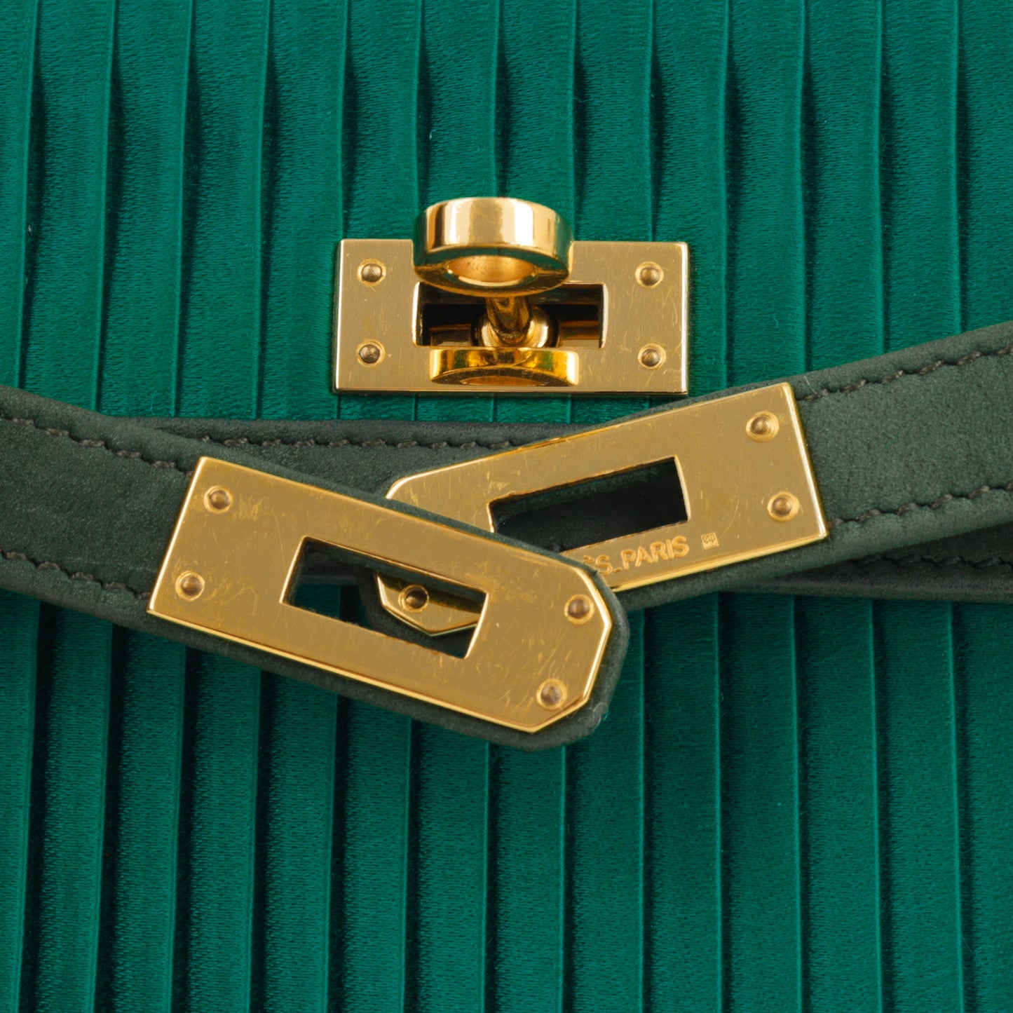 Hermès Vintage Kelly 20 - Malachite Satin/Vert Fonce Veau Velours | Gold Hardware