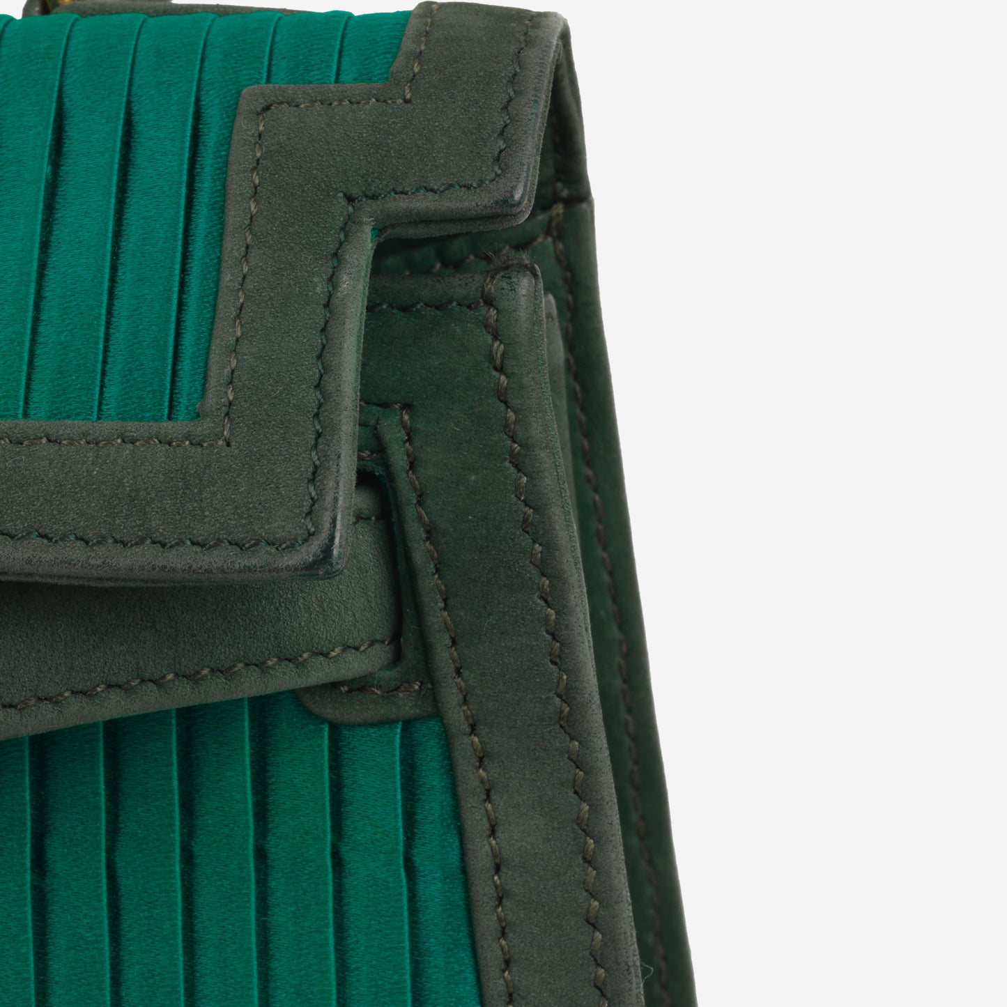 Hermès Vintage Kelly 20 - Malachite Satin/Vert Fonce Veau Velours | Gold Hardware