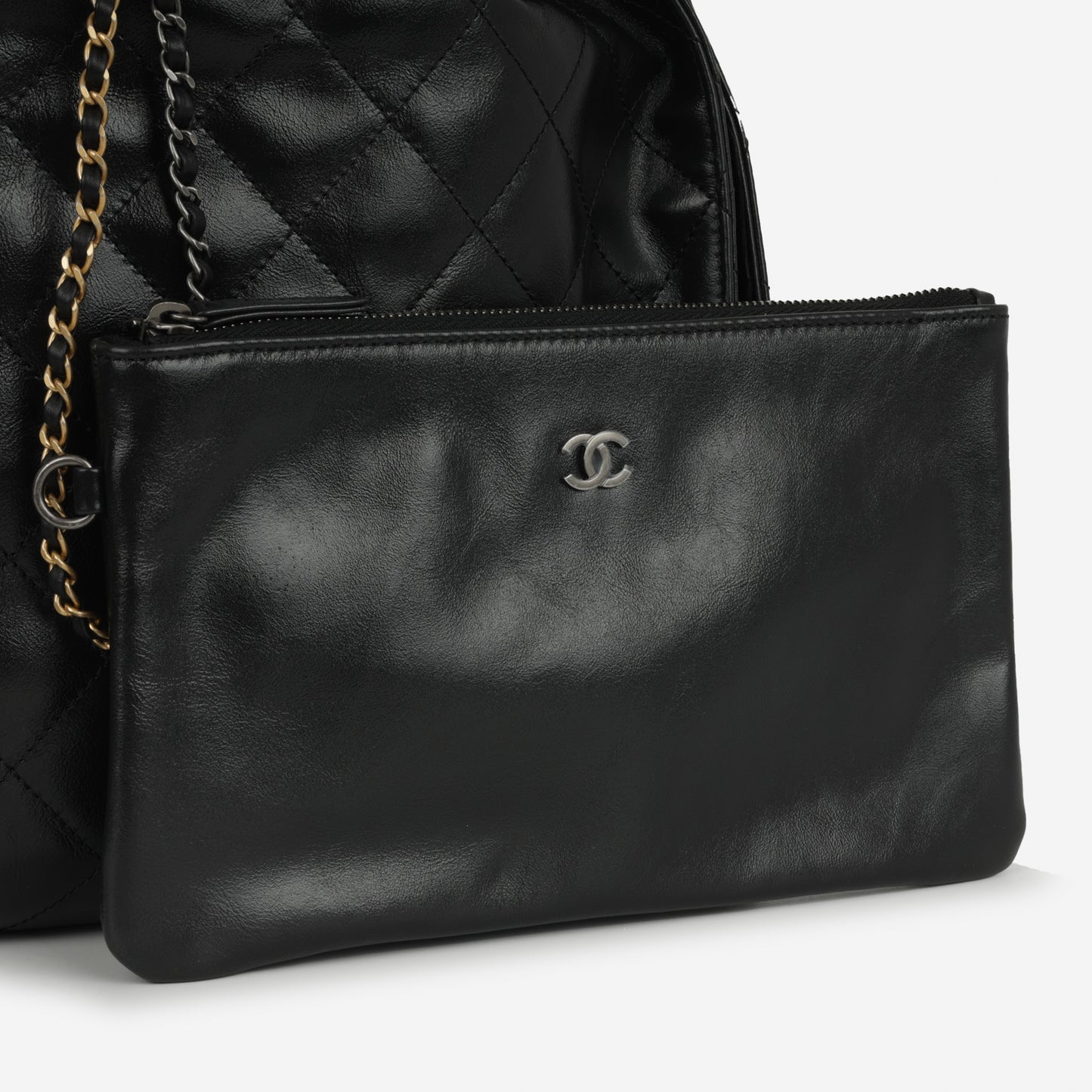 Chanel Medium 25 Hobo Bag - Black Calfskin | Mixed Hardware