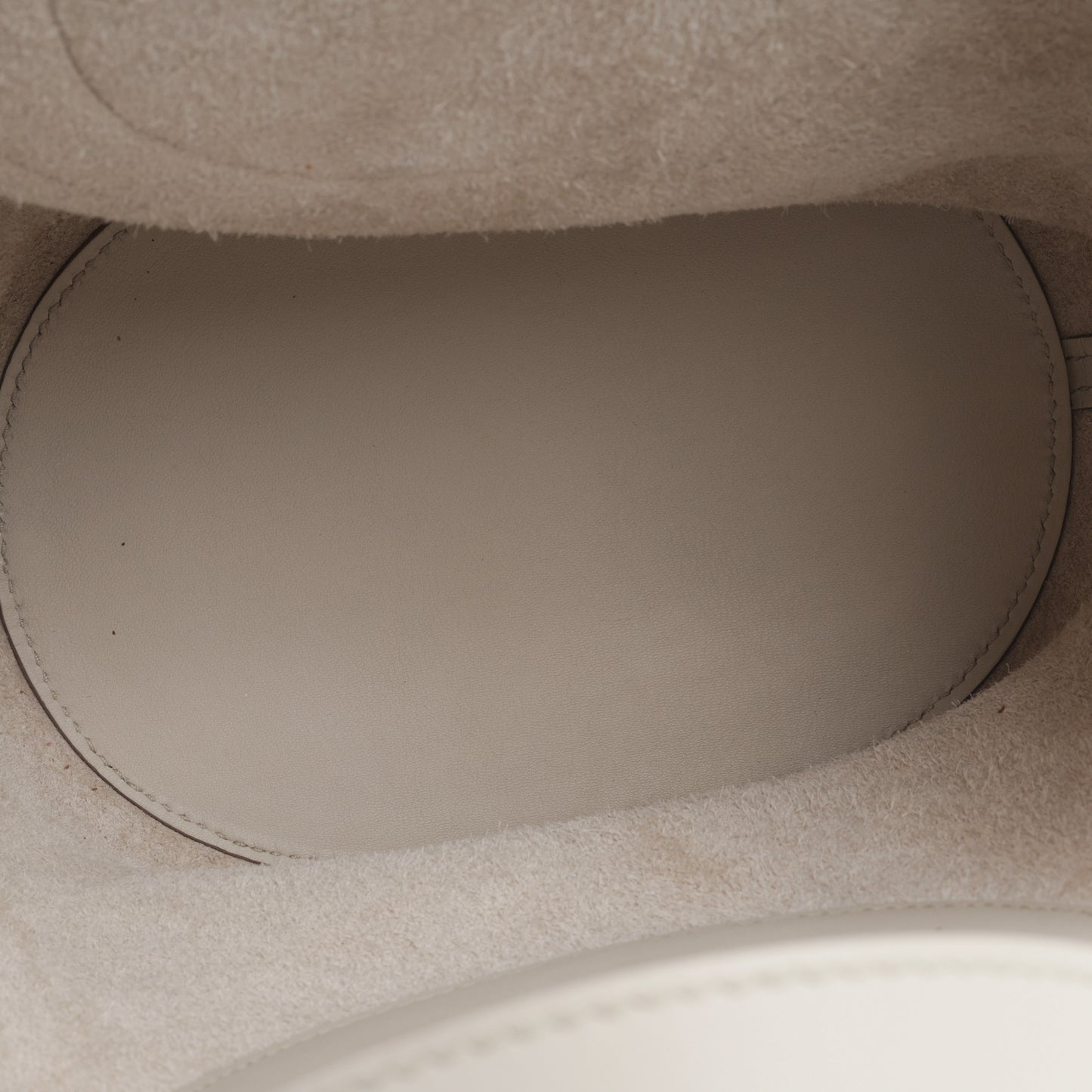 Hermès In-The-Loop 18 Bag - Beton Clemence/Swift | Gold Hardware