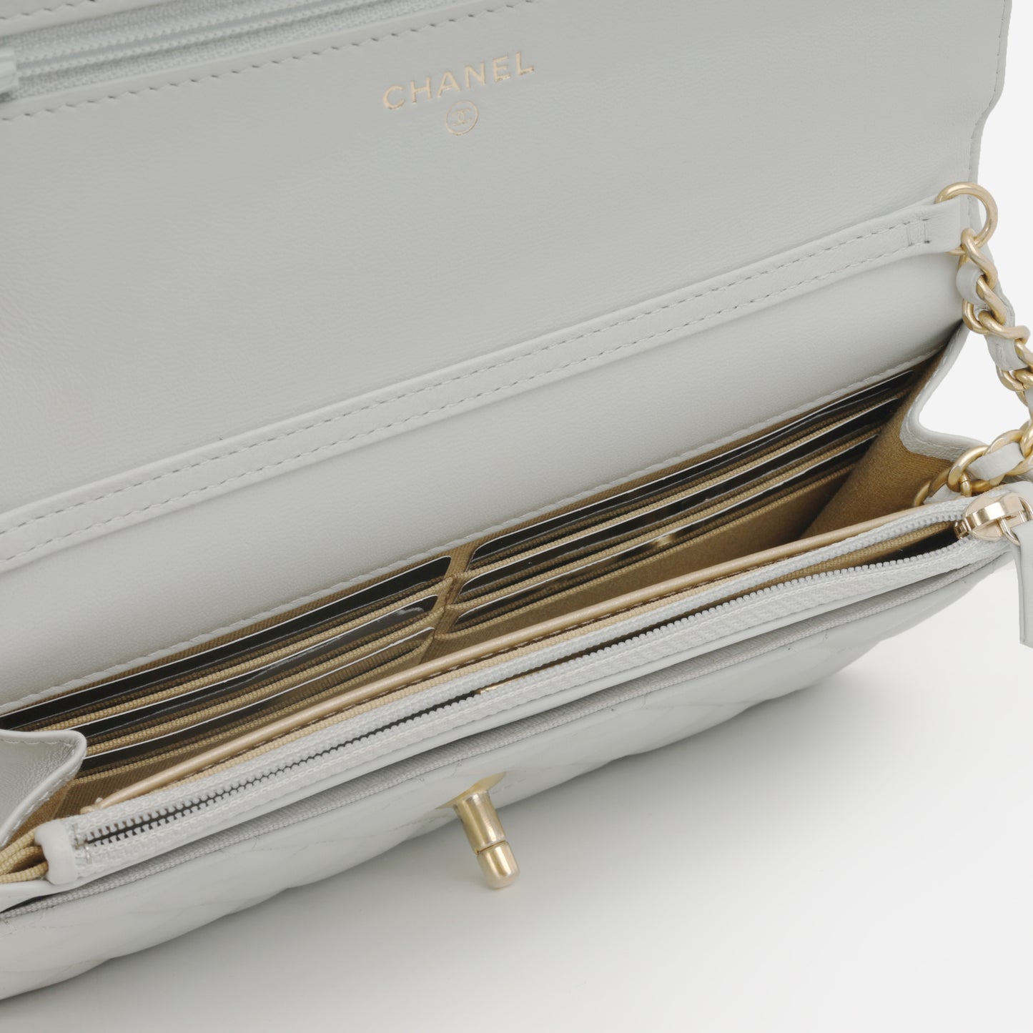 Pearl Crush Wallet On Chain - Grey Lambskin | Gold Hardware