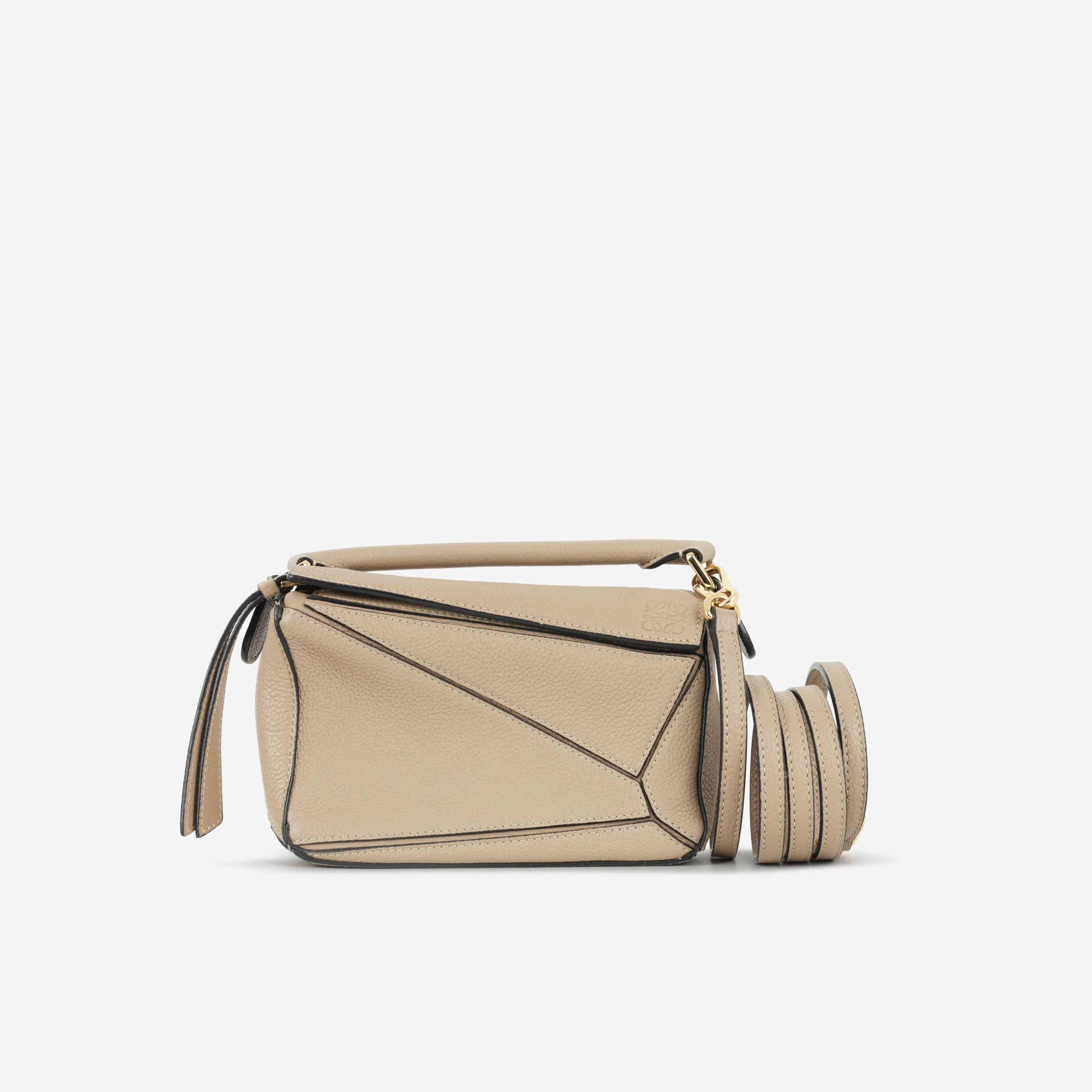 LOEWE ショルダーバッグ ベージュ Loewe Mini Puzzle Bag - Sand Grained Calfskin | Gold Hardware