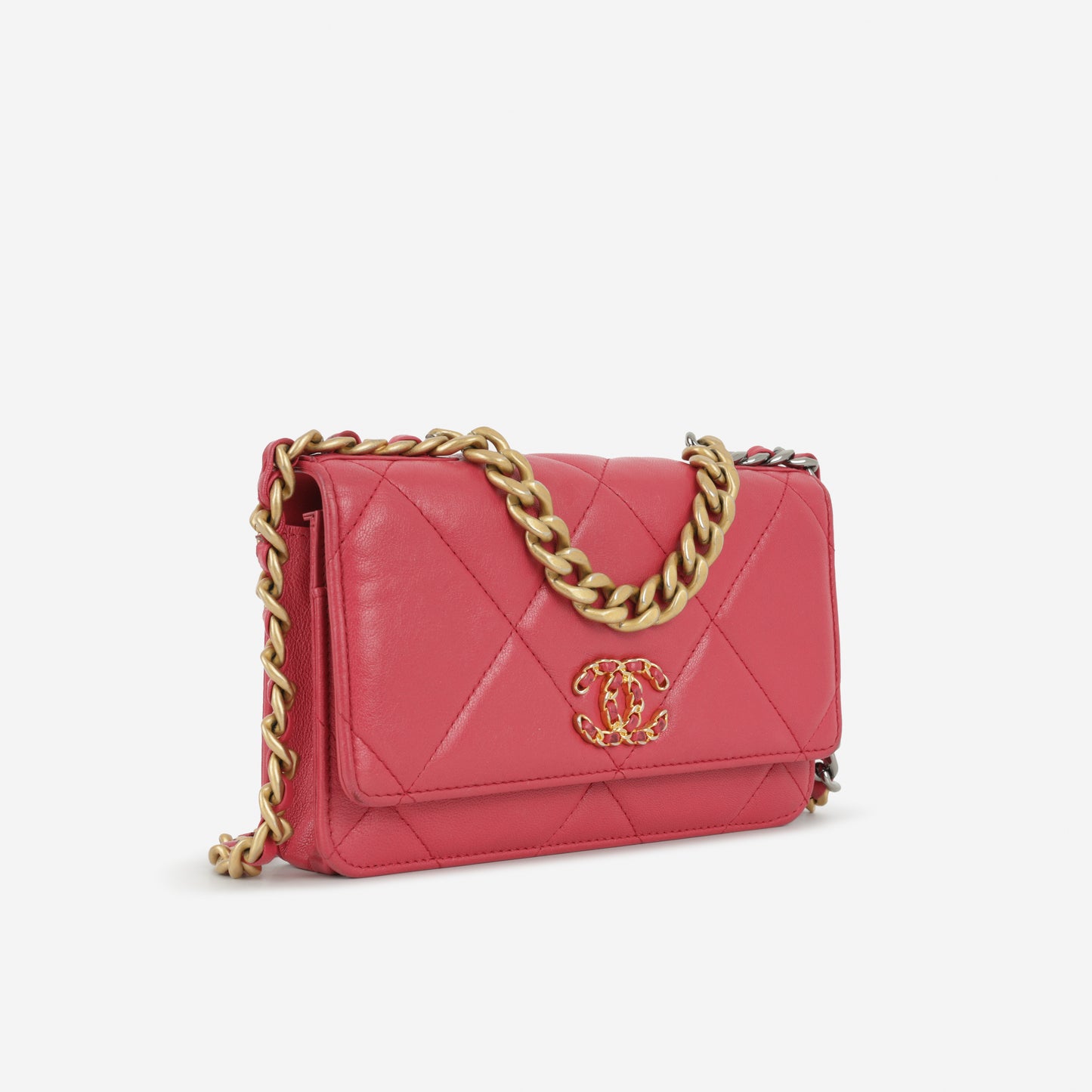 Chanel 19 Wallet on Chain - Raspberry Goatskin | Mixed Hardware