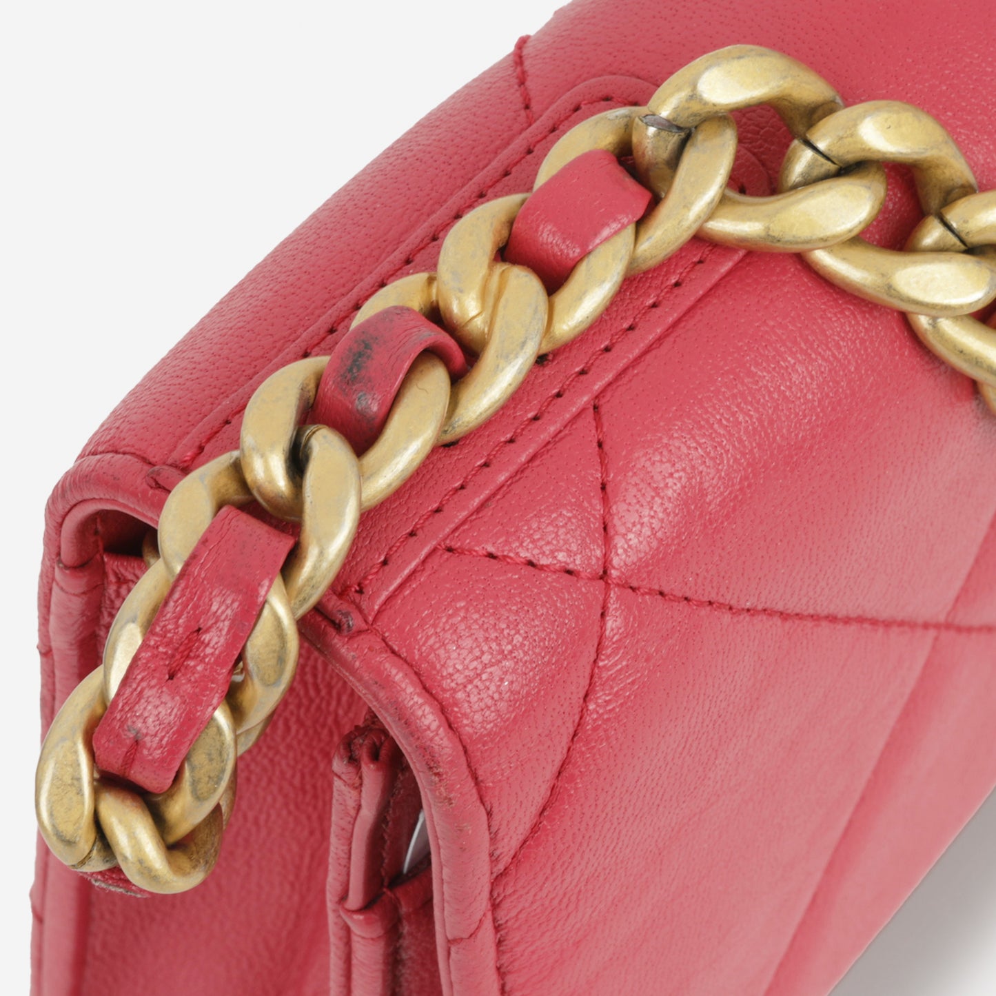 Chanel 19 Wallet on Chain - Raspberry Goatskin | Mixed Hardware
