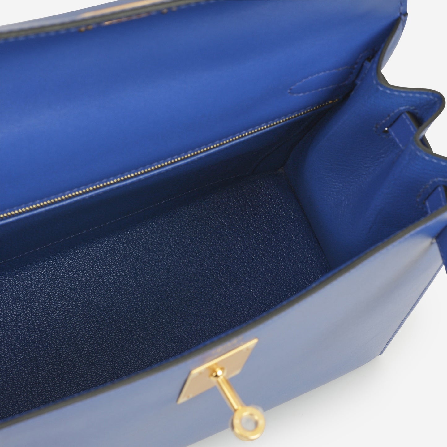 Hermès Kelly 28 - Bleu Electrique Tadelakt | Gold Hardware - Bagista