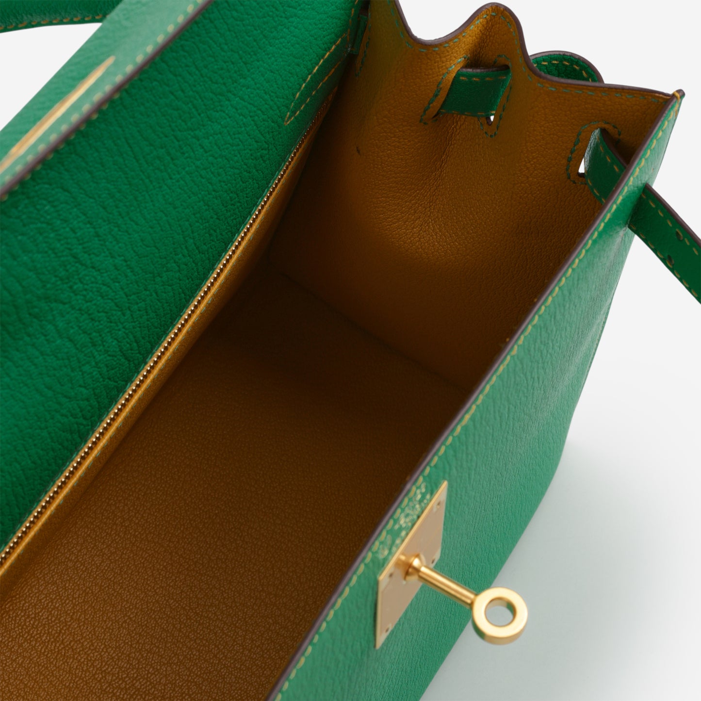 Hermès HSS Kelly 28 - Menthe Chevre / Jaune De Naples Interior | Brushed Gold Hardware