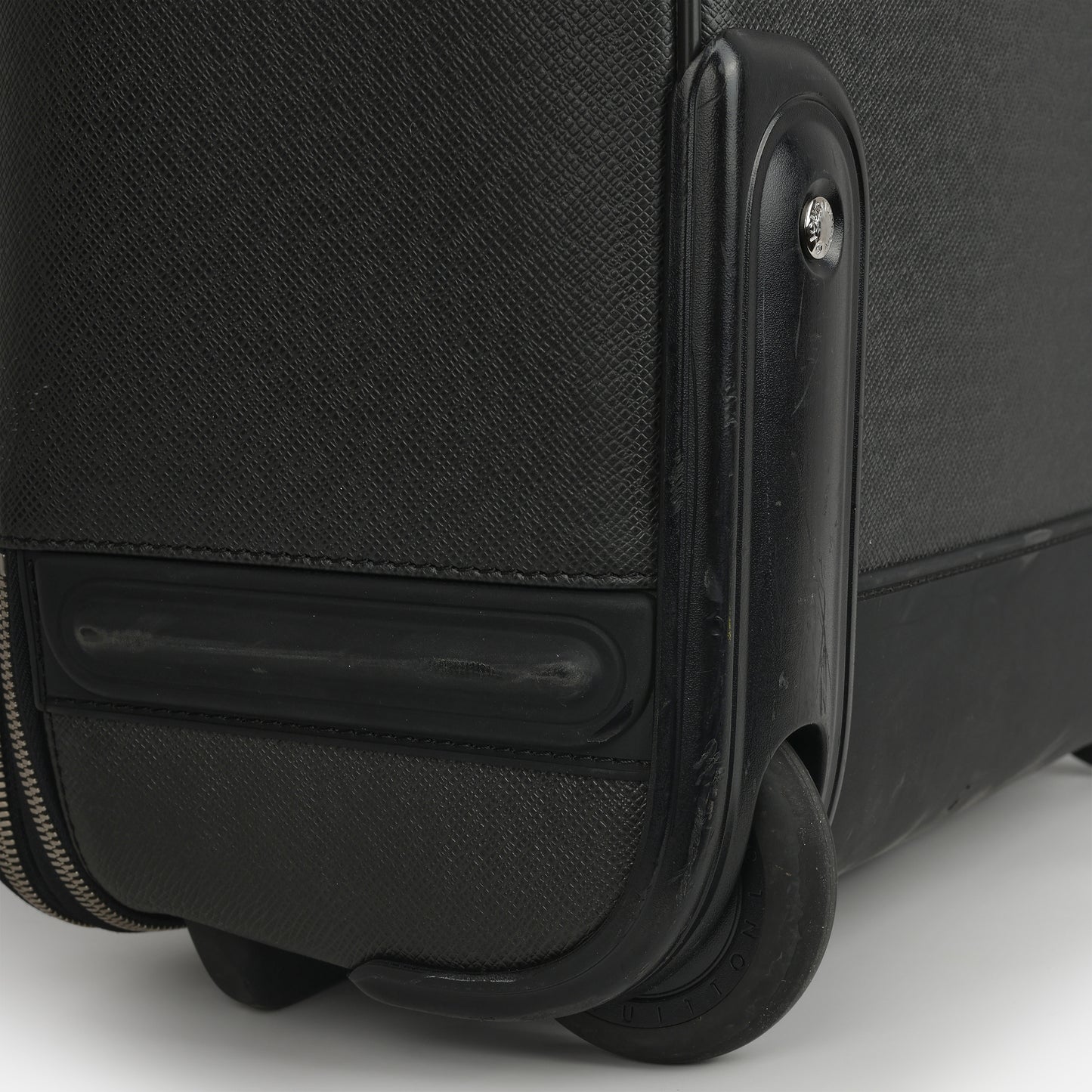 Louis Vuitton Pégase 55 Suitcase - Black Taiga Leather | Silver Hardware