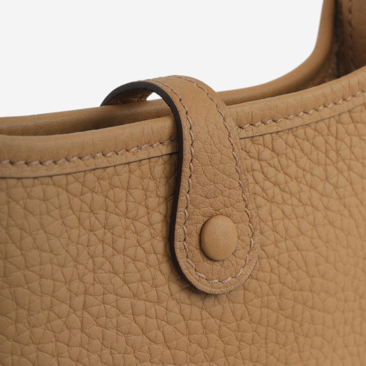 Hermès Mini Evelyne 16  - Biscuit Clemence / Tonal Strap | Gold Hardware