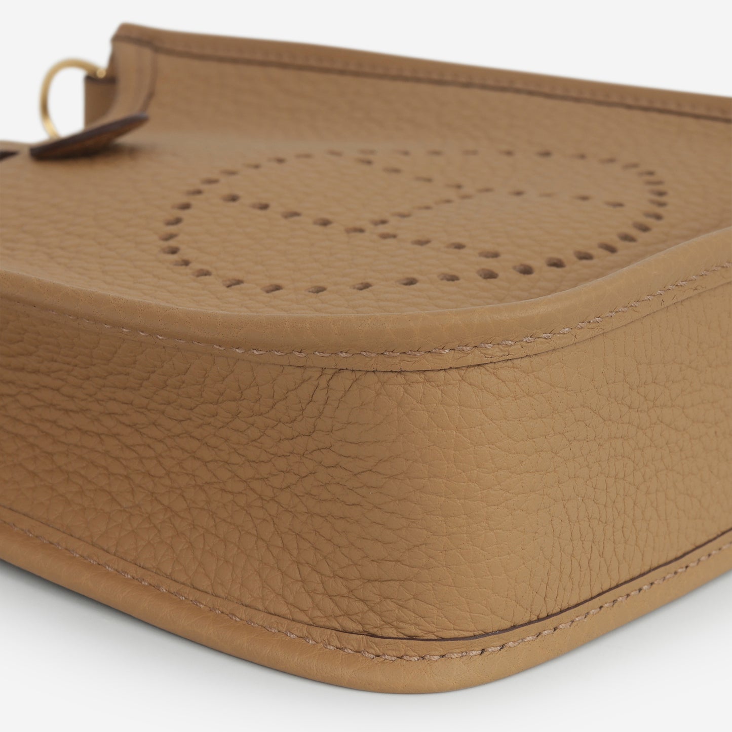 Hermès Mini Evelyne 16  - Biscuit Clemence / Tonal Strap | Gold Hardware