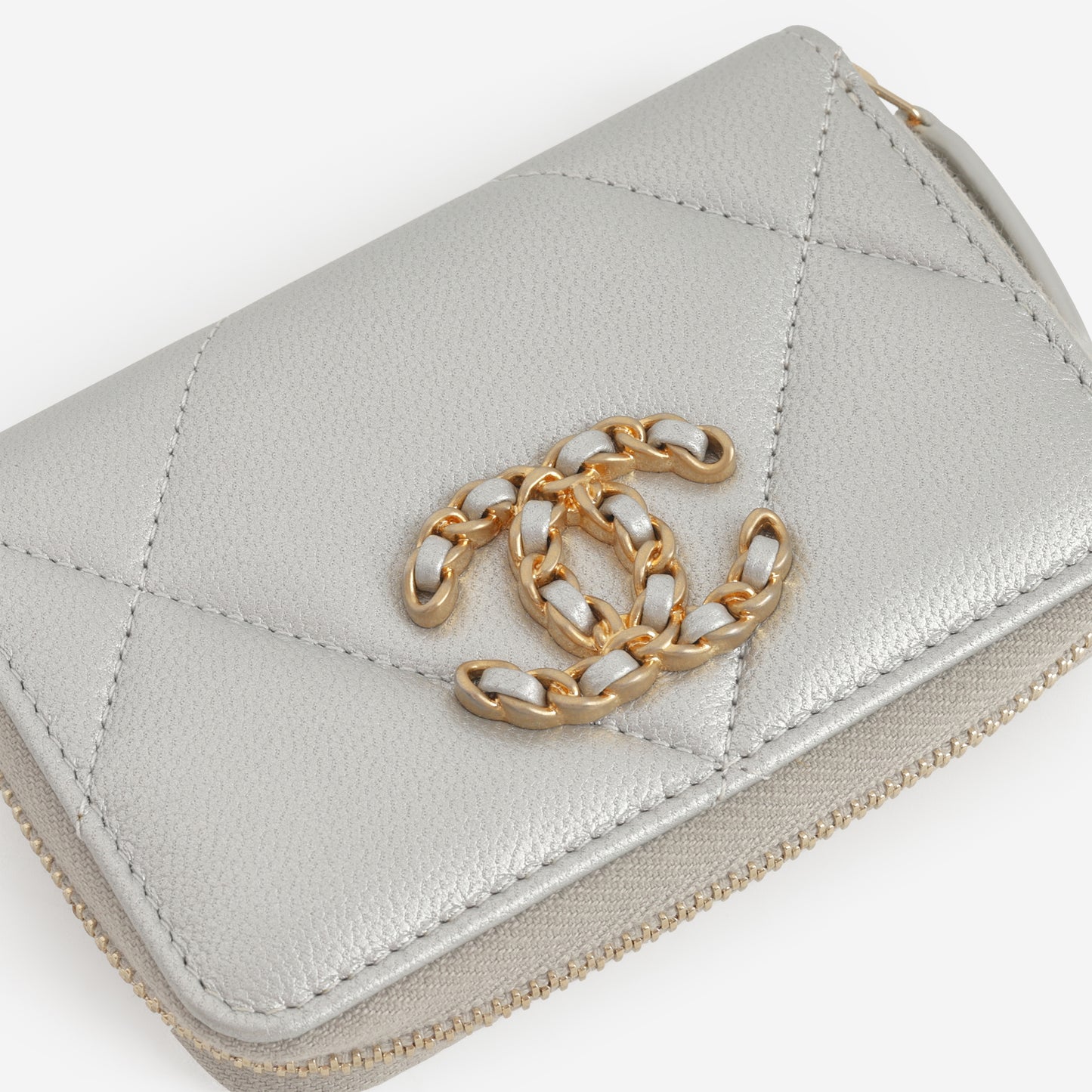Chanel 19 Zipped Coin Purse - Silver Metallic Lambskin | Gold Hardware