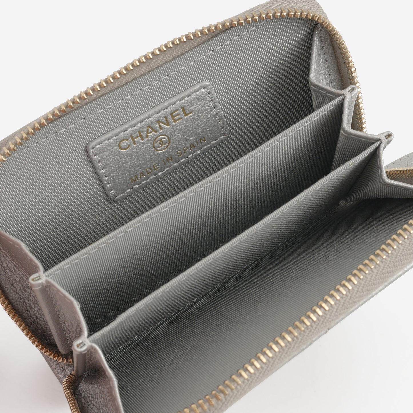 Chanel 19 Zipped Coin Purse - Silver Metallic Lambskin | Gold Hardware