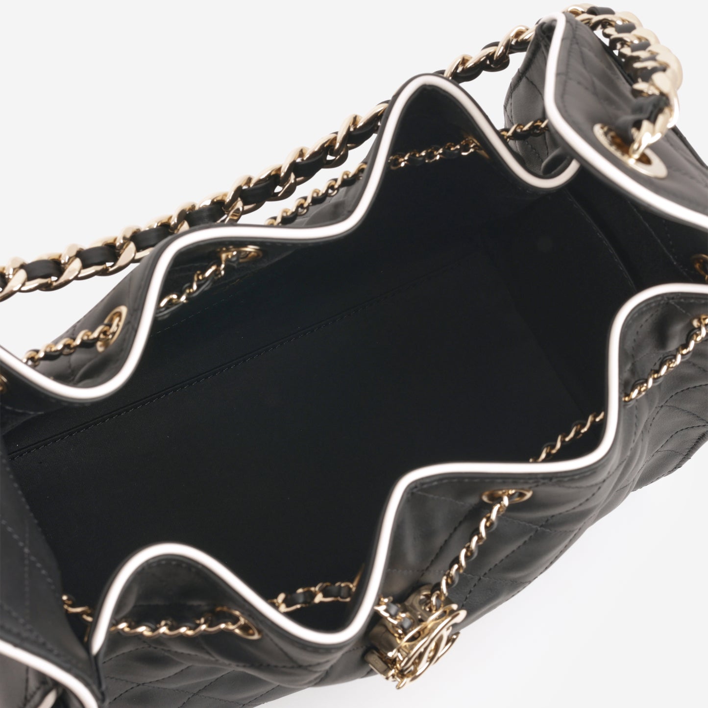 Chanel SS26 Small 25 Hobo - Black / White Calfskin | Gold Hardware