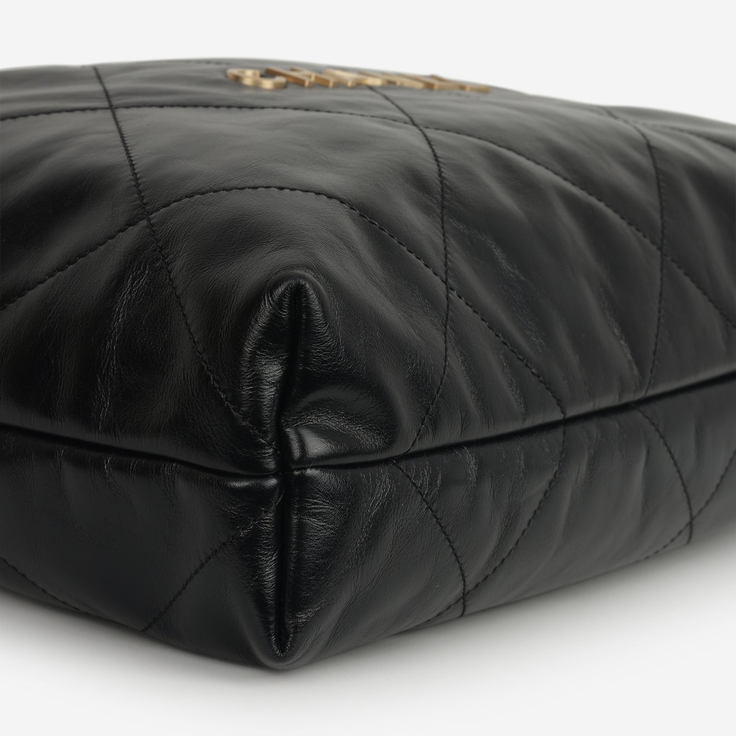 Chanel Medium 22 Hobo - Black Shiny Calfskin | Aged Gold Hardware