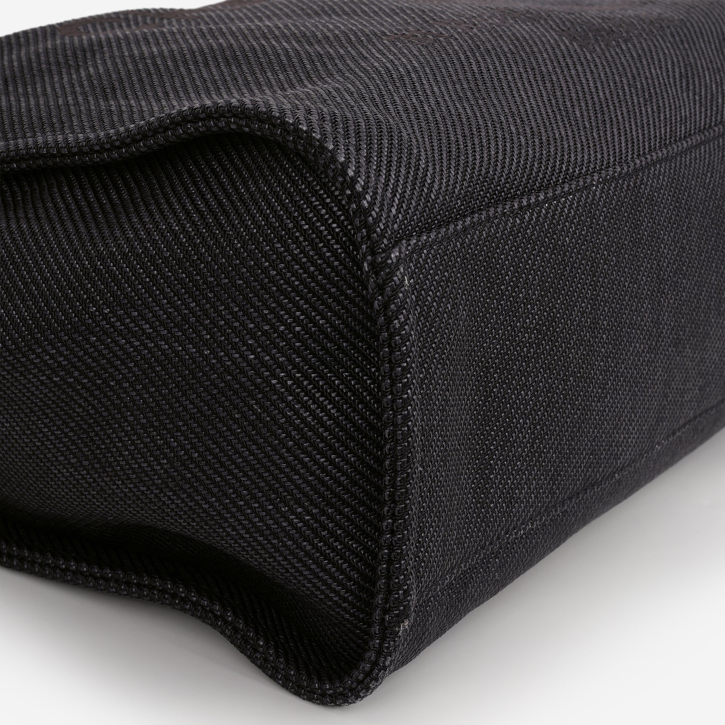 Chanel Large Deauville - Navy Raffia / Canvas | Champagne Gold Hardware