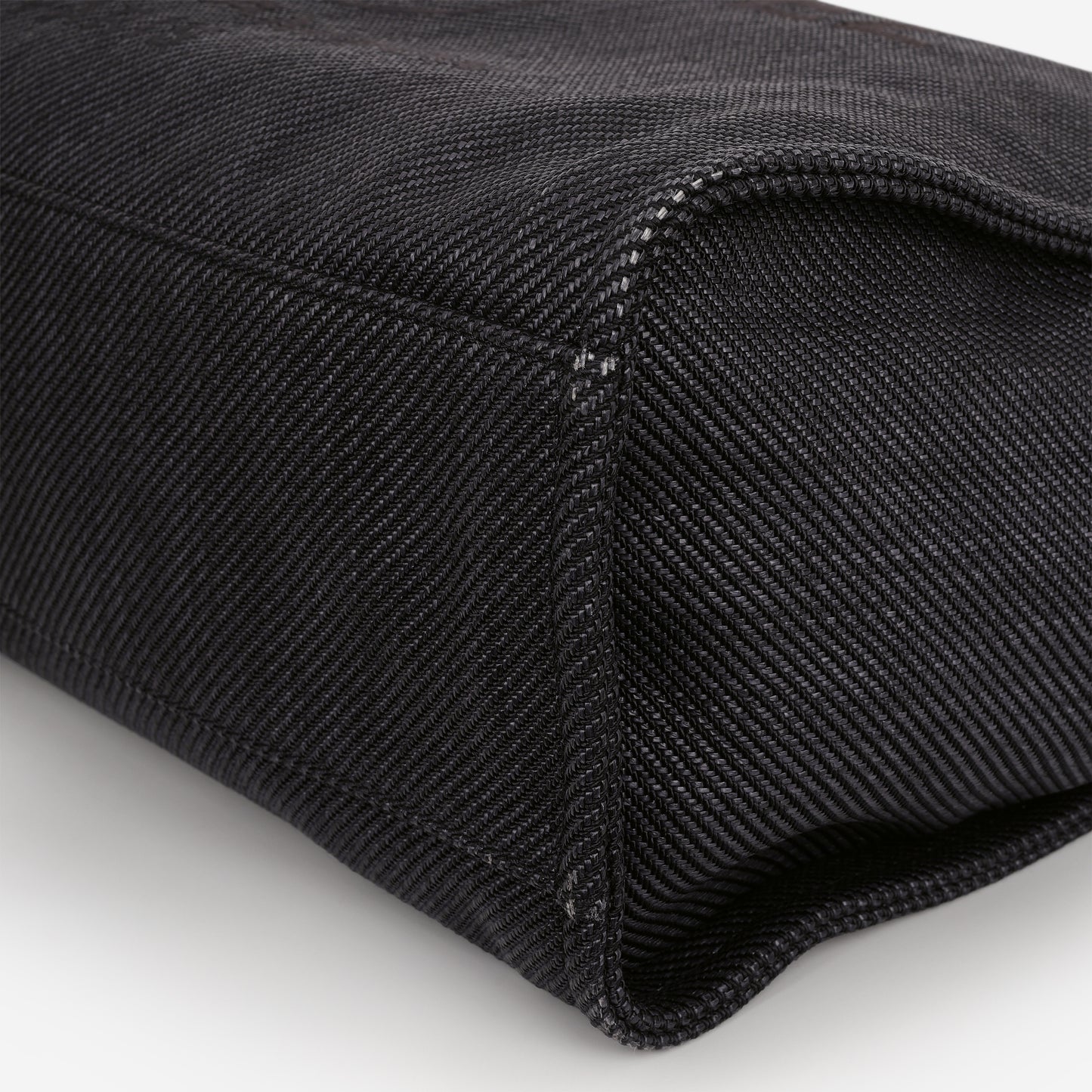 Chanel Large Deauville - Navy Raffia / Canvas | Champagne Gold Hardware