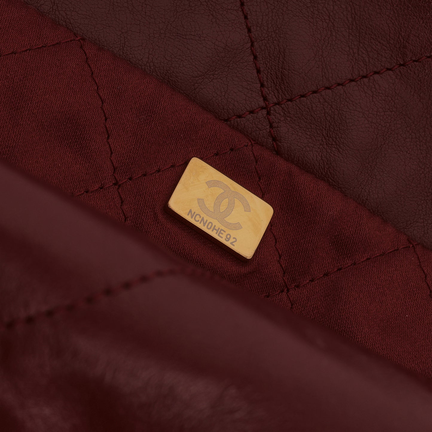 Chanel Medium 22 Hobo - Burgundy Shiny Calfskin | Aged Gold Hardware