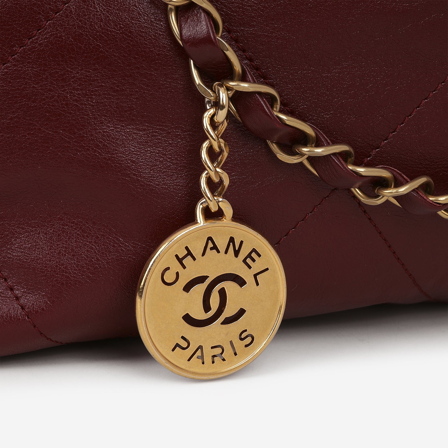 Chanel Medium 22 Hobo - Burgundy Shiny Calfskin | Aged Gold Hardware