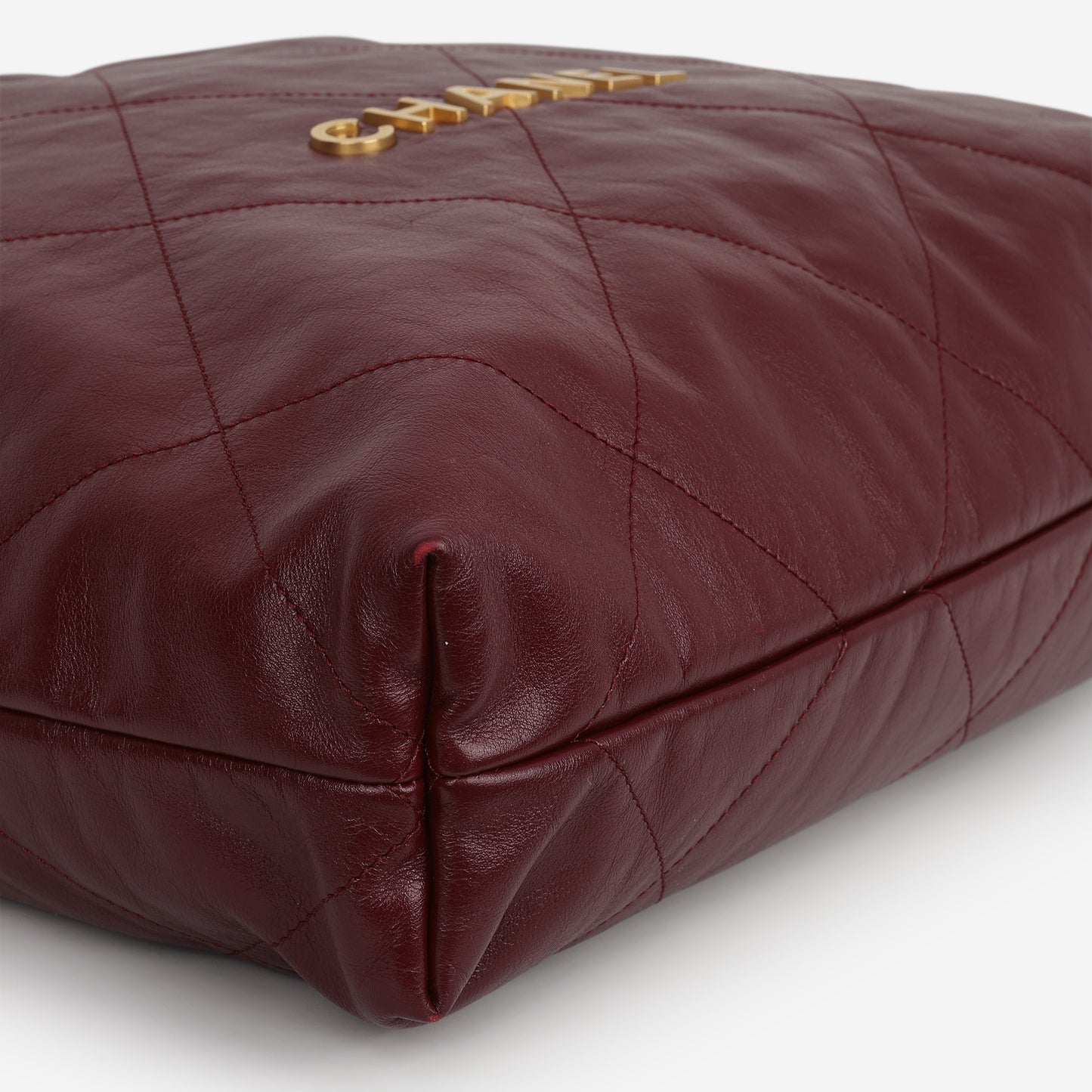 Chanel Medium 22 Hobo - Burgundy Shiny Calfskin | Aged Gold Hardware