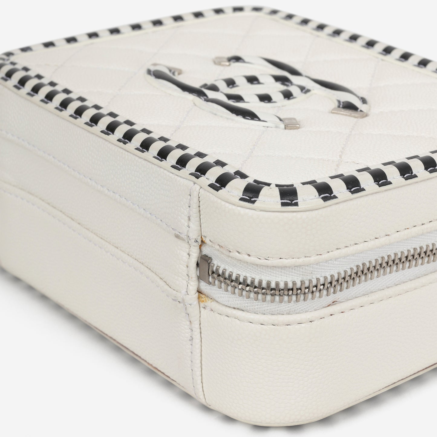 Chanel Small Filigree CC Vanity Case - White / Black Caviar | Silver Hardware