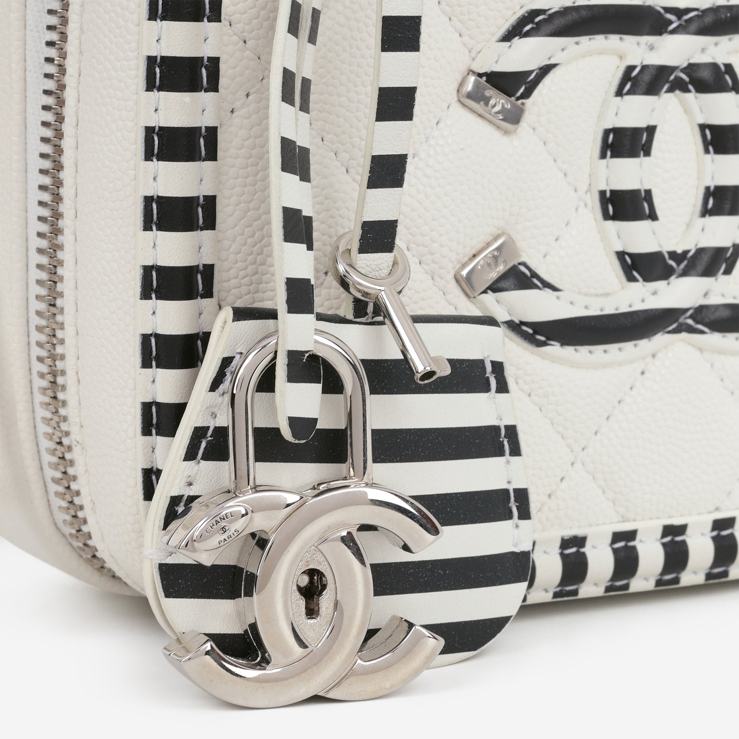 Chanel Small Filigree CC Vanity Case - White / Black Caviar | Silver Hardware