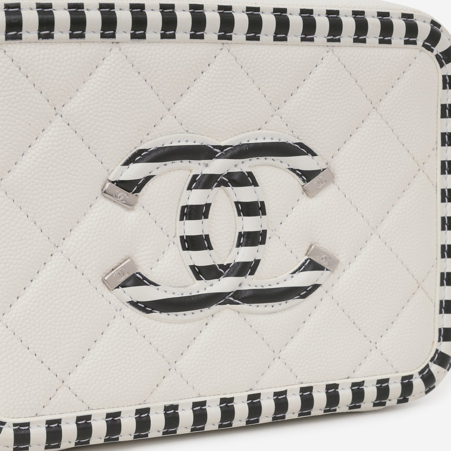 Chanel Small Filigree CC Vanity Case - White / Black Caviar | Silver Hardware