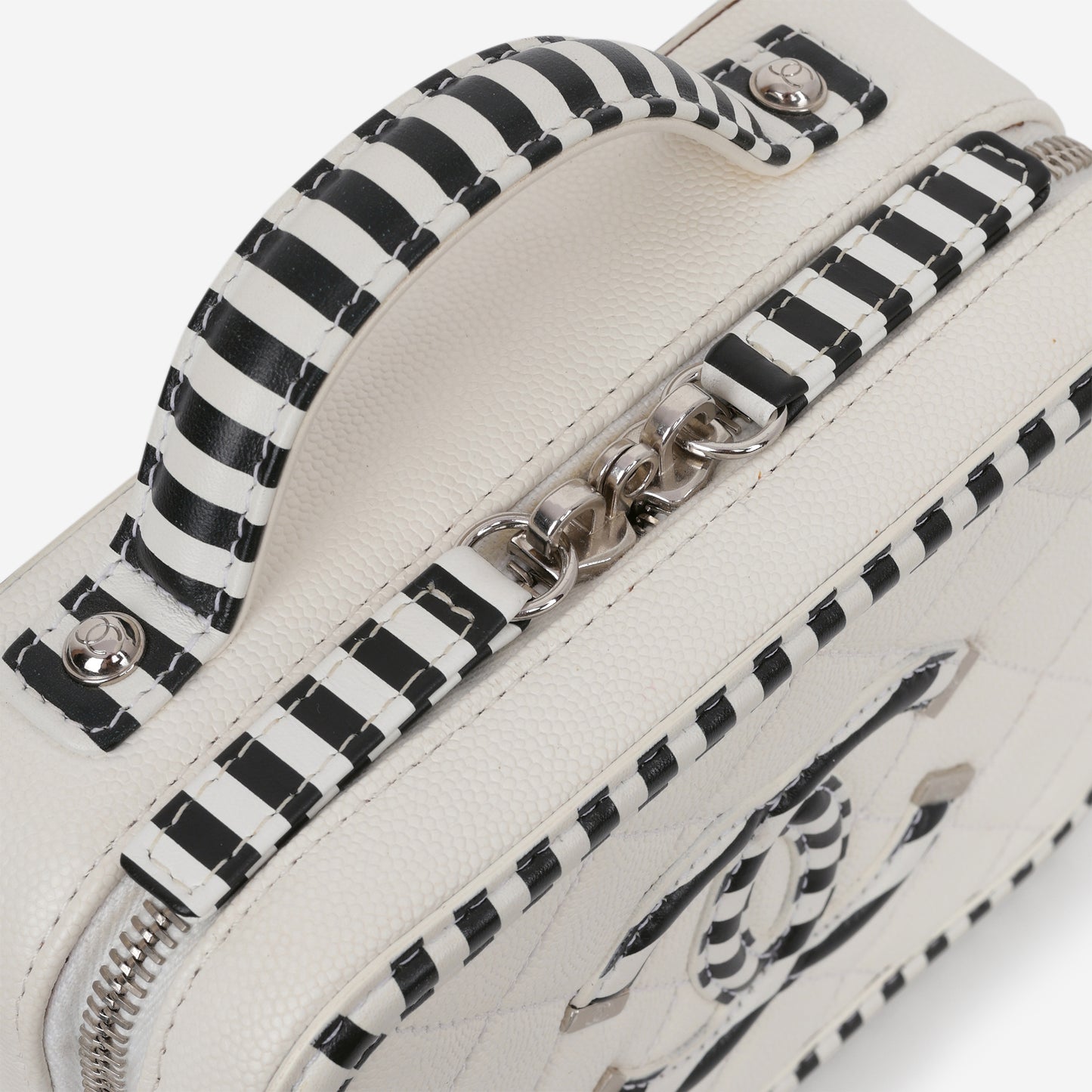 Chanel Small Filigree CC Vanity Case - White / Black Caviar | Silver Hardware