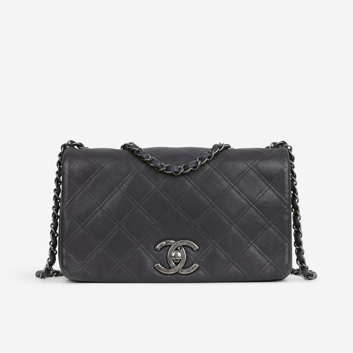 Chanel Paris-Edinburgh New Chic Flap - Black / Navy Calfskin | Ruthenium Hardware