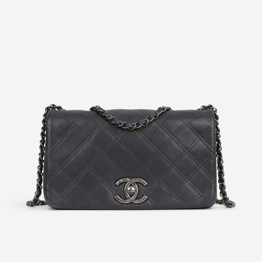 Chanel Paris-Edinburgh New Chic Flap - Black / Navy Calfskin | Ruthenium Hardware