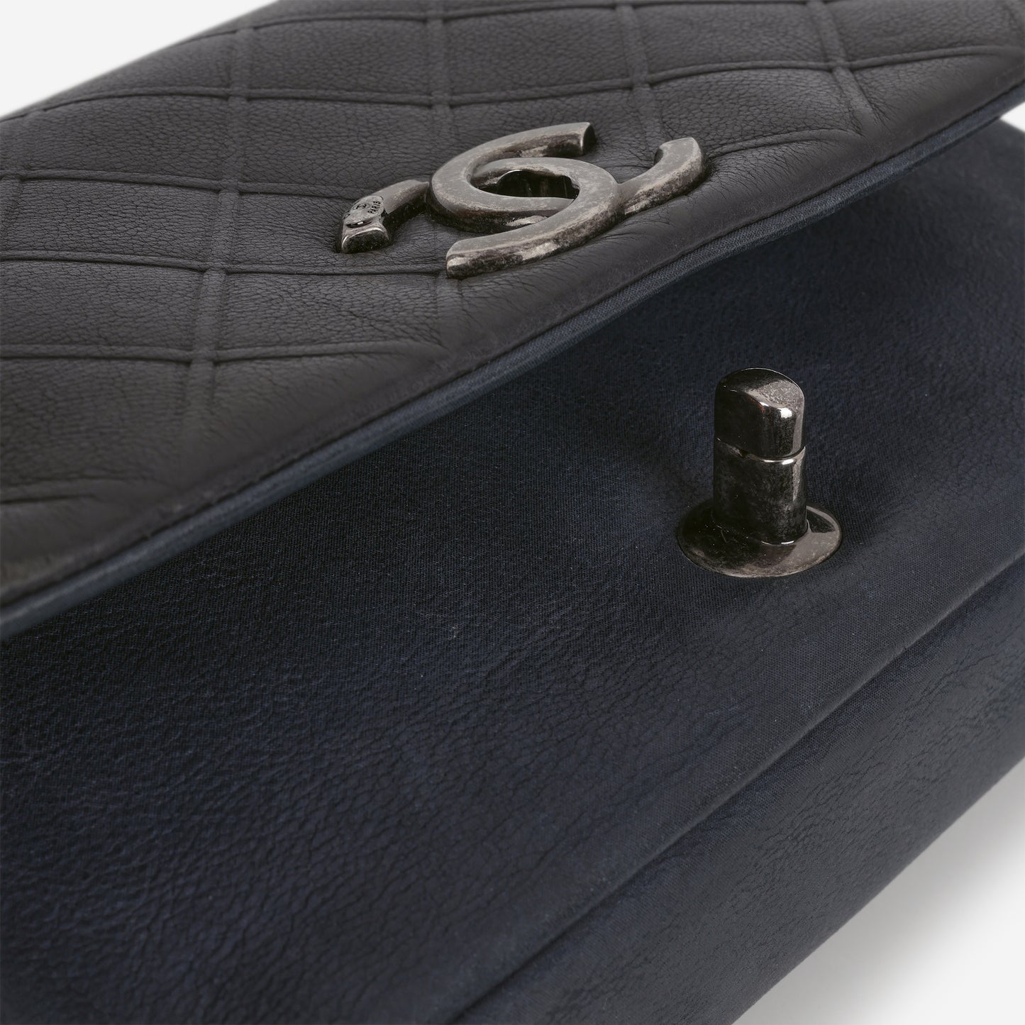 Chanel Paris-Edinburgh New Chic Flap - Black / Navy Calfskin | Ruthenium Hardware