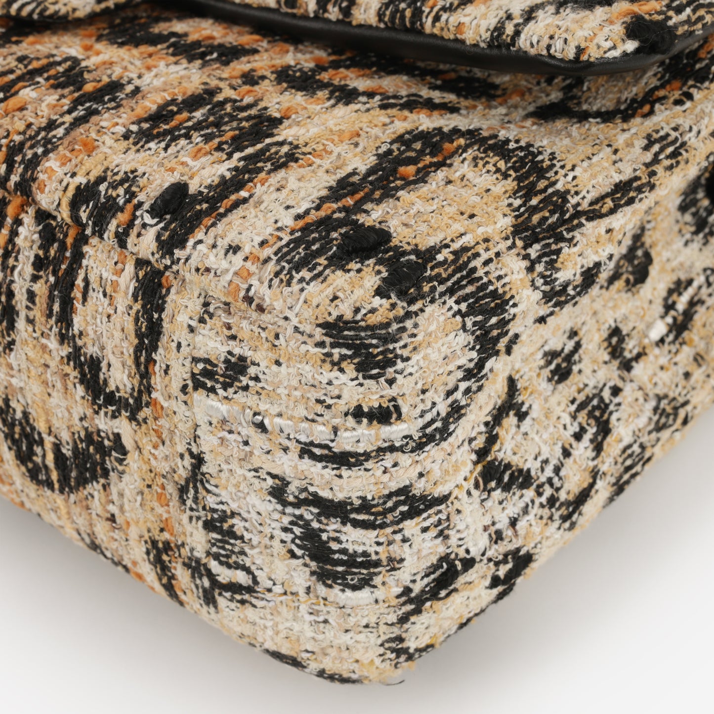Chanel Métiers d’Art 2026 Maxi Flap 32 - Leopard Tweed / Mixed Fibers | Gold Hardware