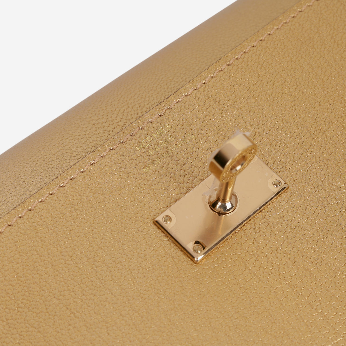 Hermès Kelly To Go Wallet - Doré Chevre Chamkilight  | Permabrass Hardware