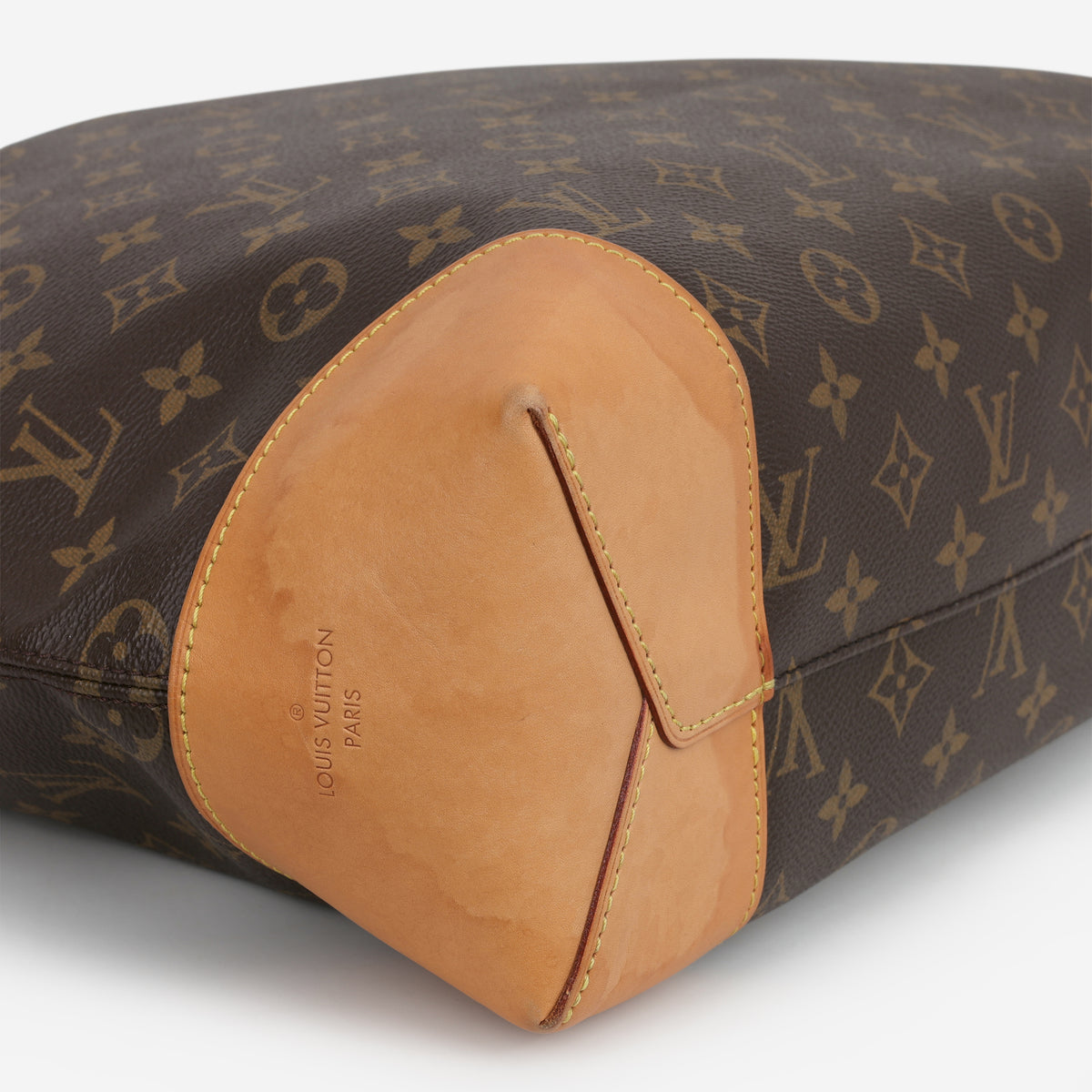 Louis Vuitton Berri MM - Monogram Canvas | Gold Hardware