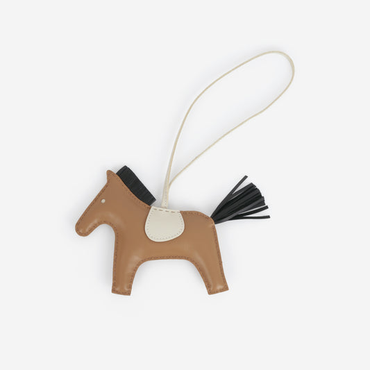 Hermès Rodeo Pegase MM - Chai / Craie / Noir Agneau