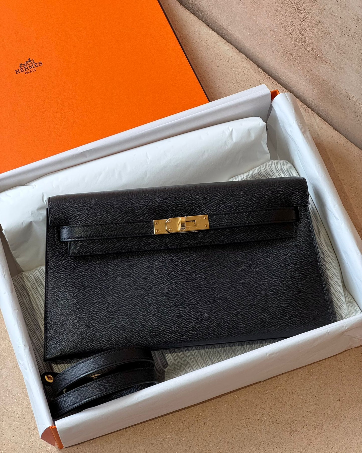 Hermès Kelly Elan - Black Madame | Gold Hardware