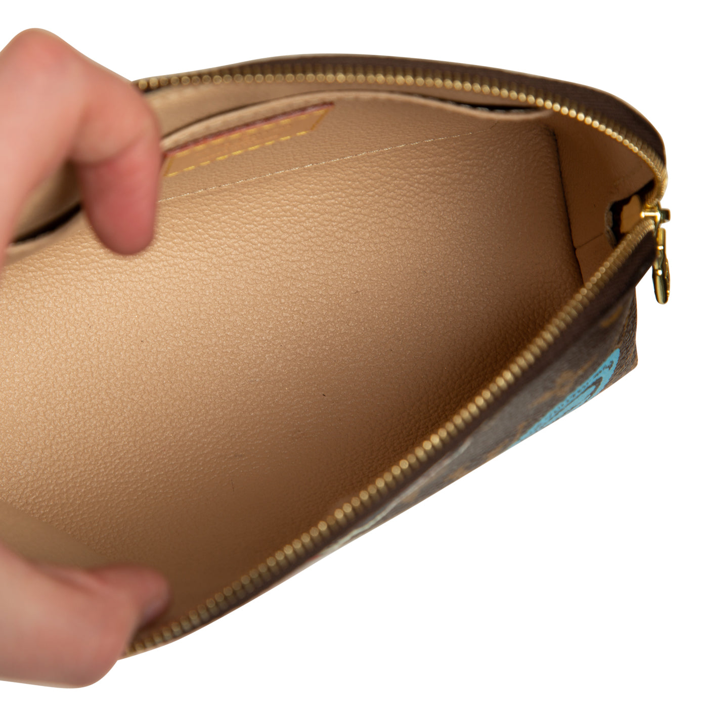 Louis Vuitton - Cosmetic Pouch World Tour – Bagista