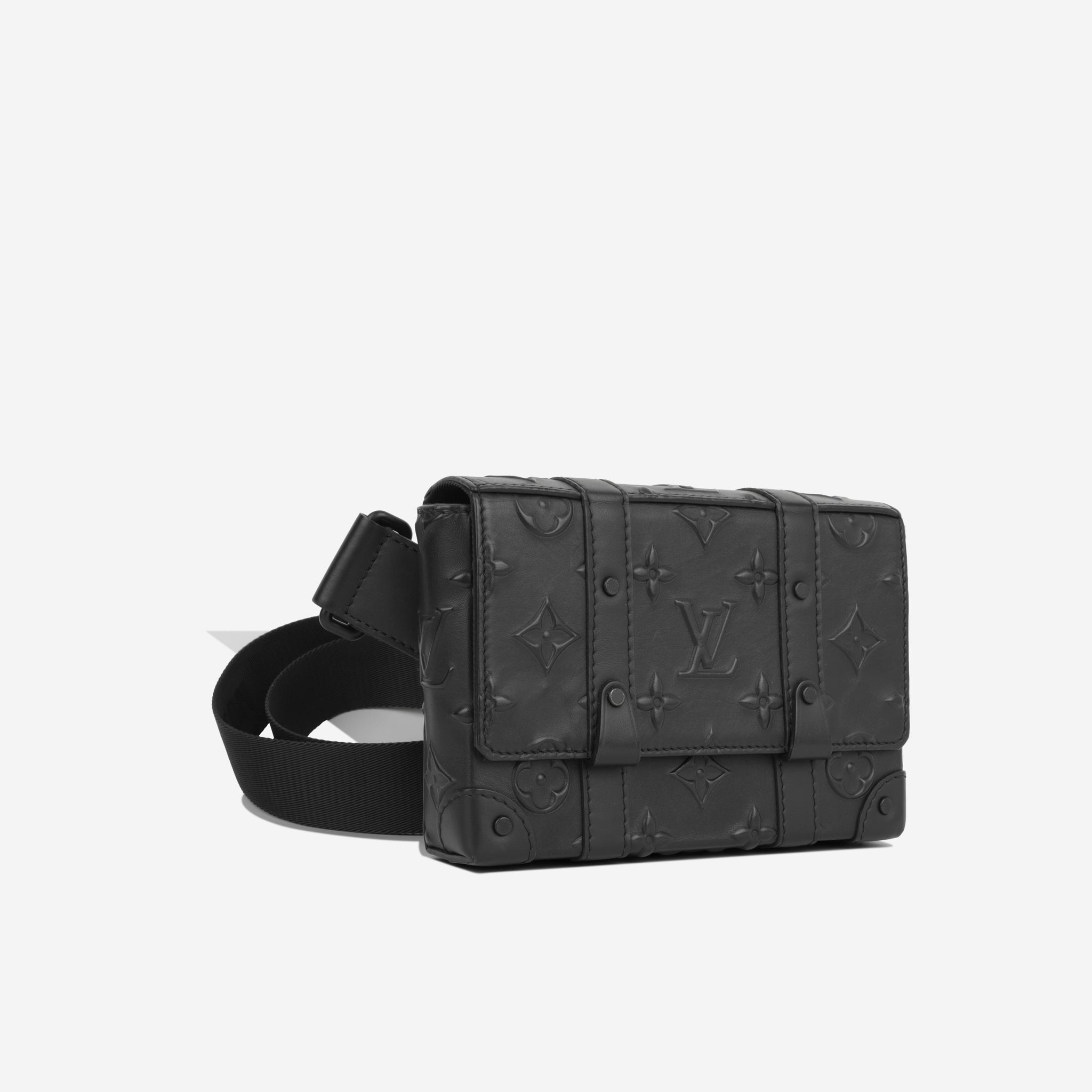 Louis Vuitton Trunk Slingbag Monogram Seal Black in Cowhide