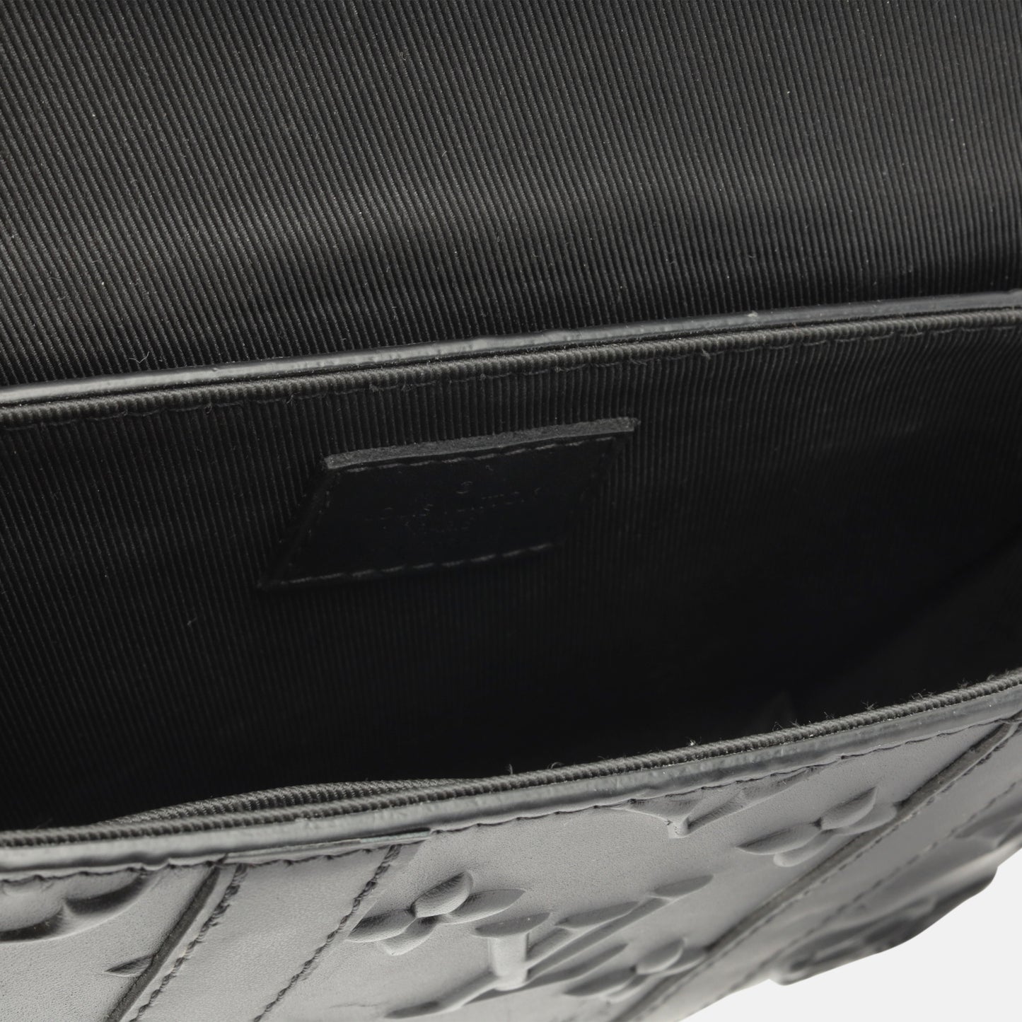 Trunk Sling Bag