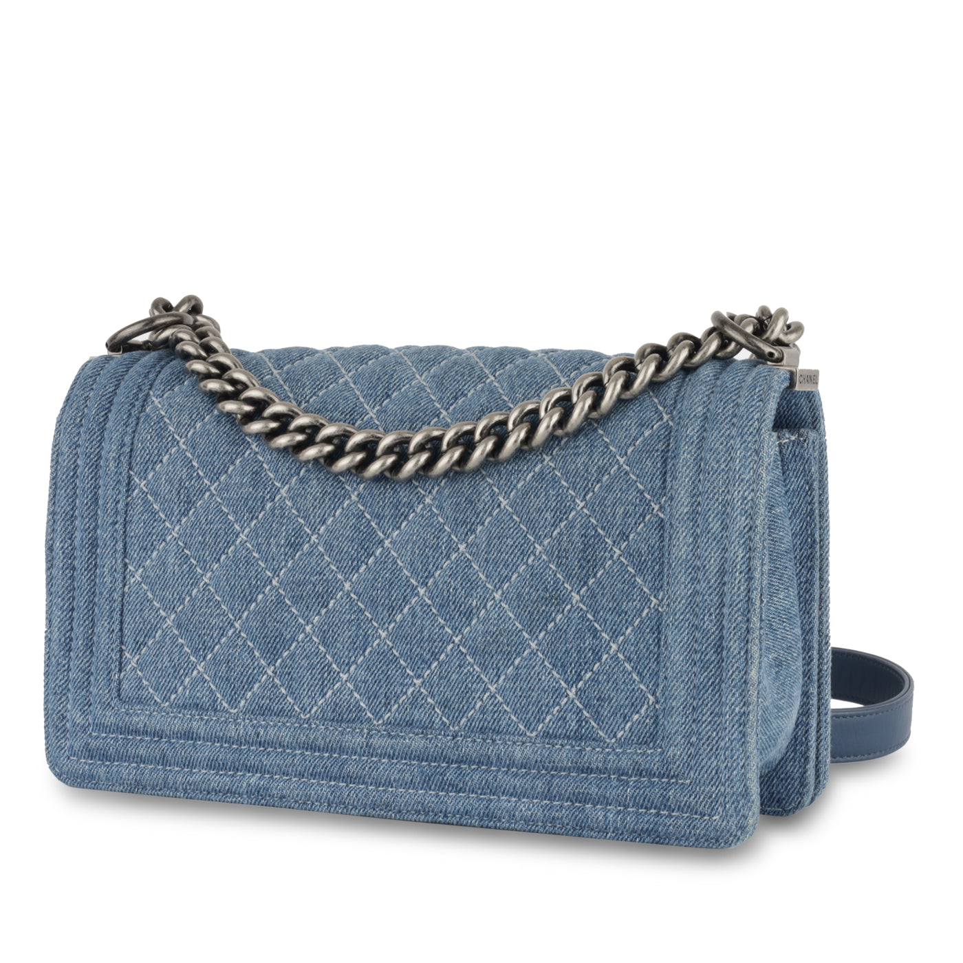 London UK 11 March 2020 Chanel Union Jack shoulder bag and matching belt,  estimate £2,000 – 3,000. The bag crafted in quilted dark blue suede, red  and white lambskin and pale matt