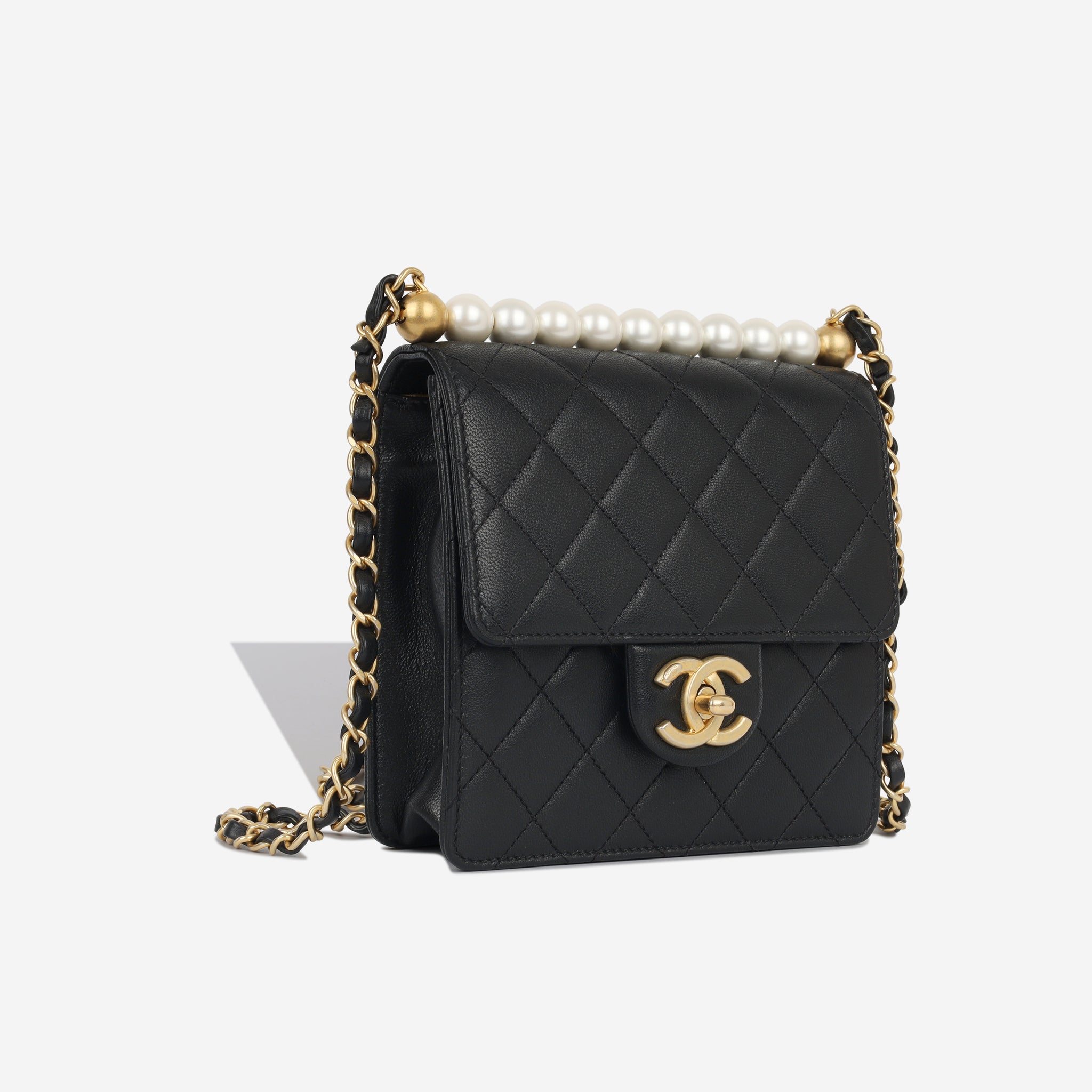 Chanel Black Leather Medium Chic Pearls Flap Bag Chanel