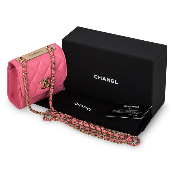 Trendy Clutch with Chain