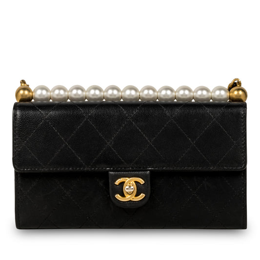 Chic Pearl Wallet on Chain