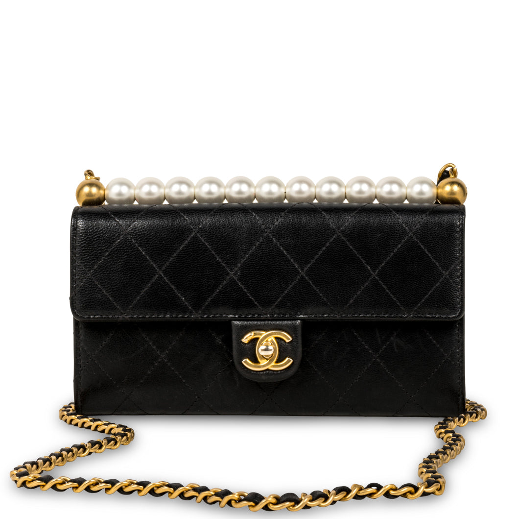 Chic Pearl Wallet on Chain